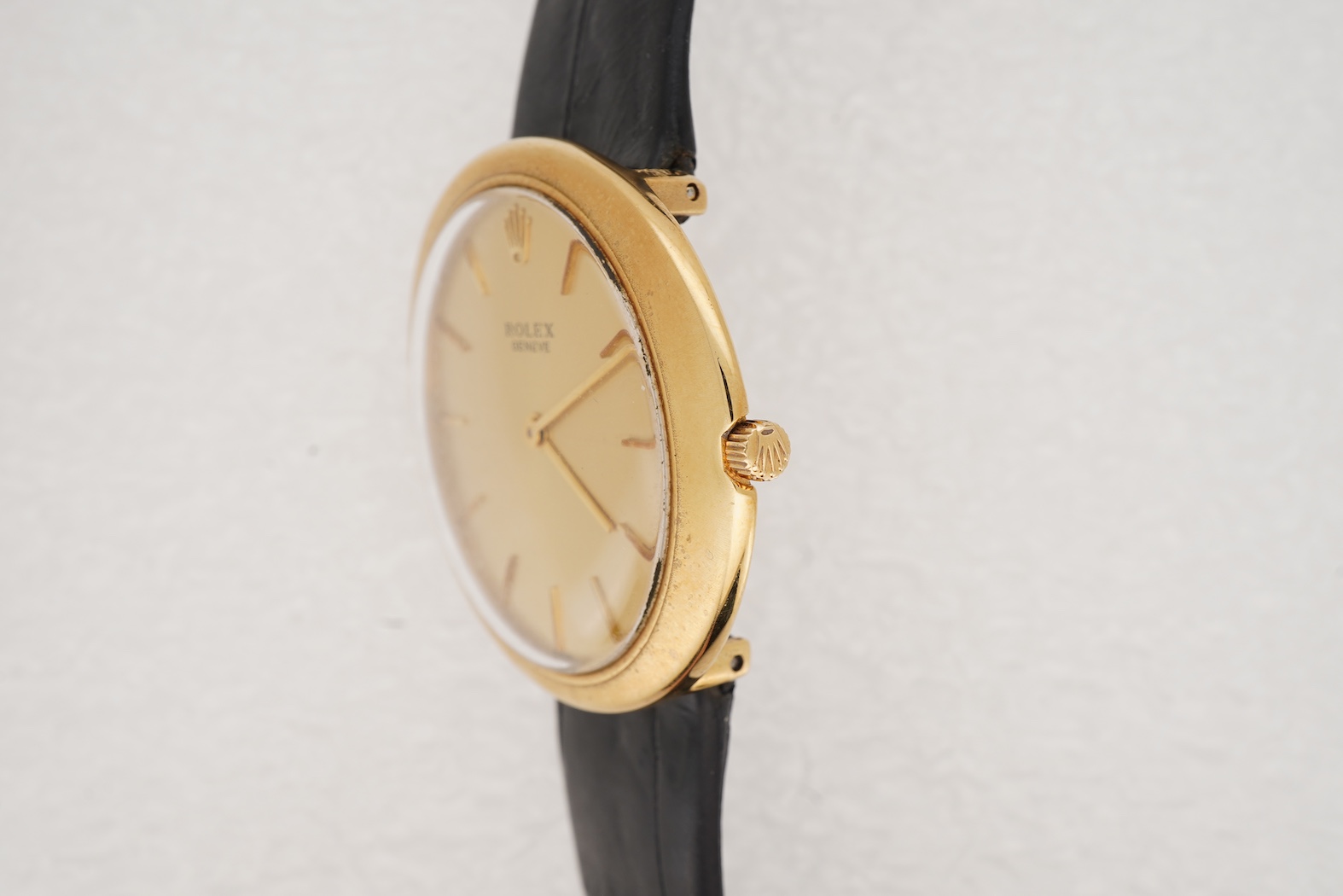 A gentleman's late 1960's 18ct gold Rolex manual wind dress wrist watch